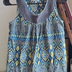 Izod Blue and Green Patterned Sleeveless Top
